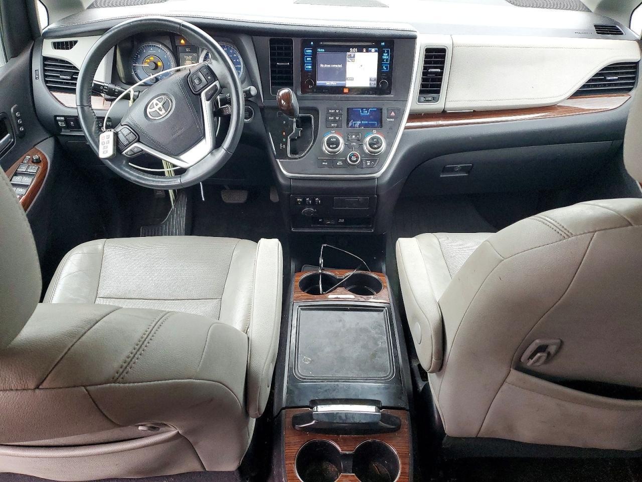 2017 Toyota Sienna Xle - zdjęcie 8