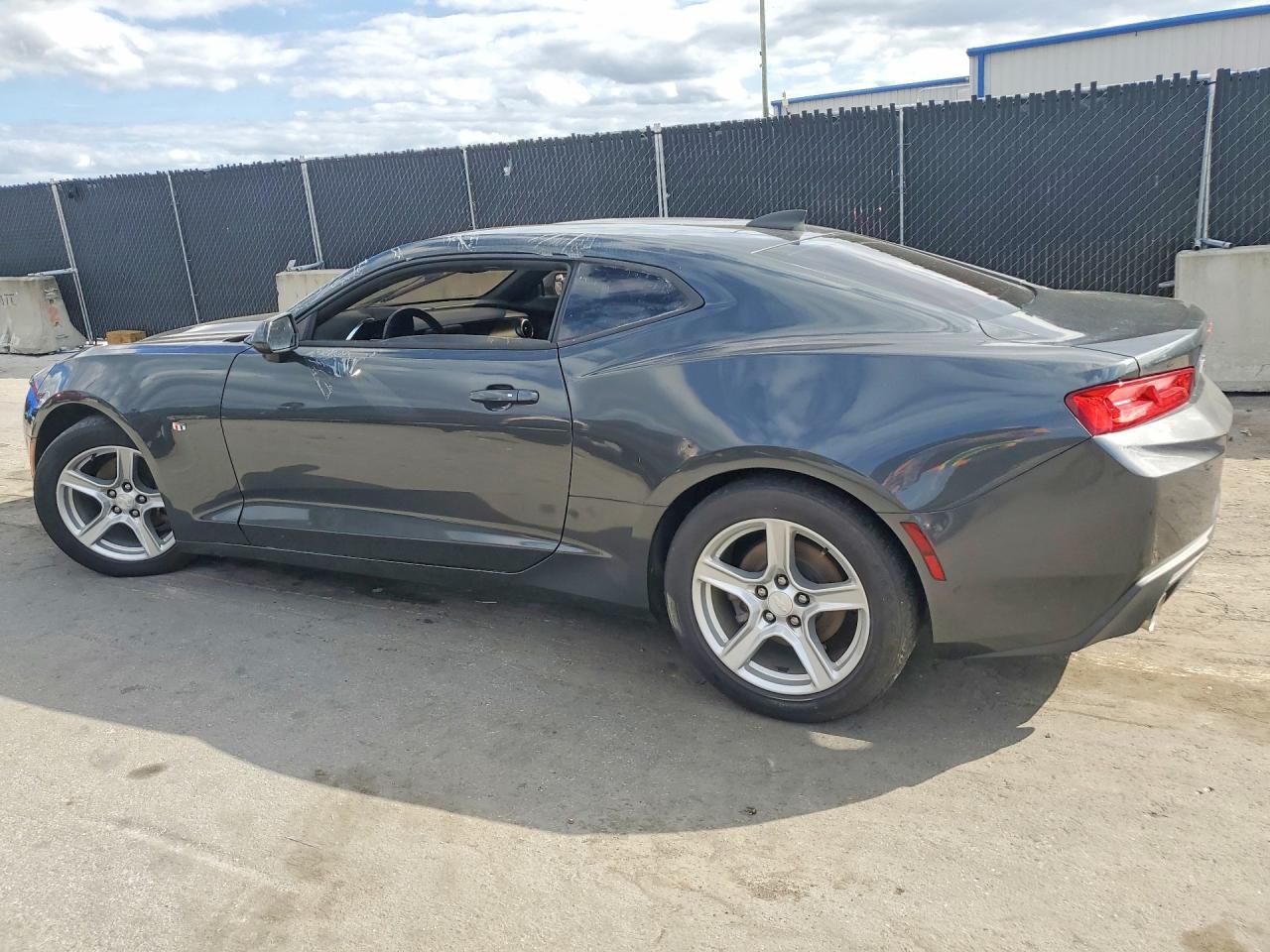2018 Chevrolet Camaro Lt - zdjęcie 2