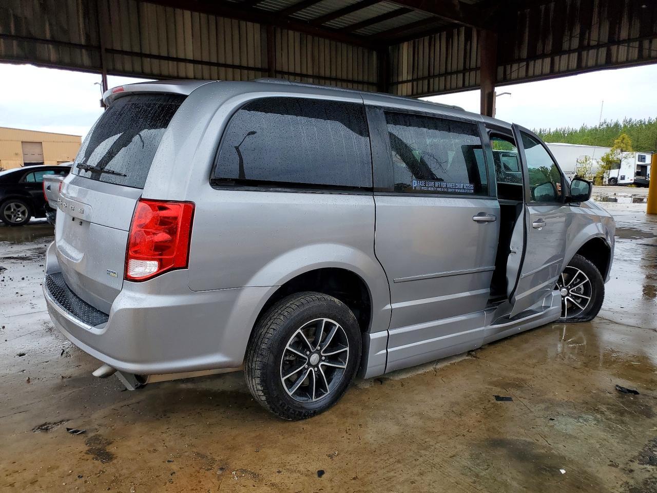 2017 Dodge Grand Caravan Gt - zdjęcie 3