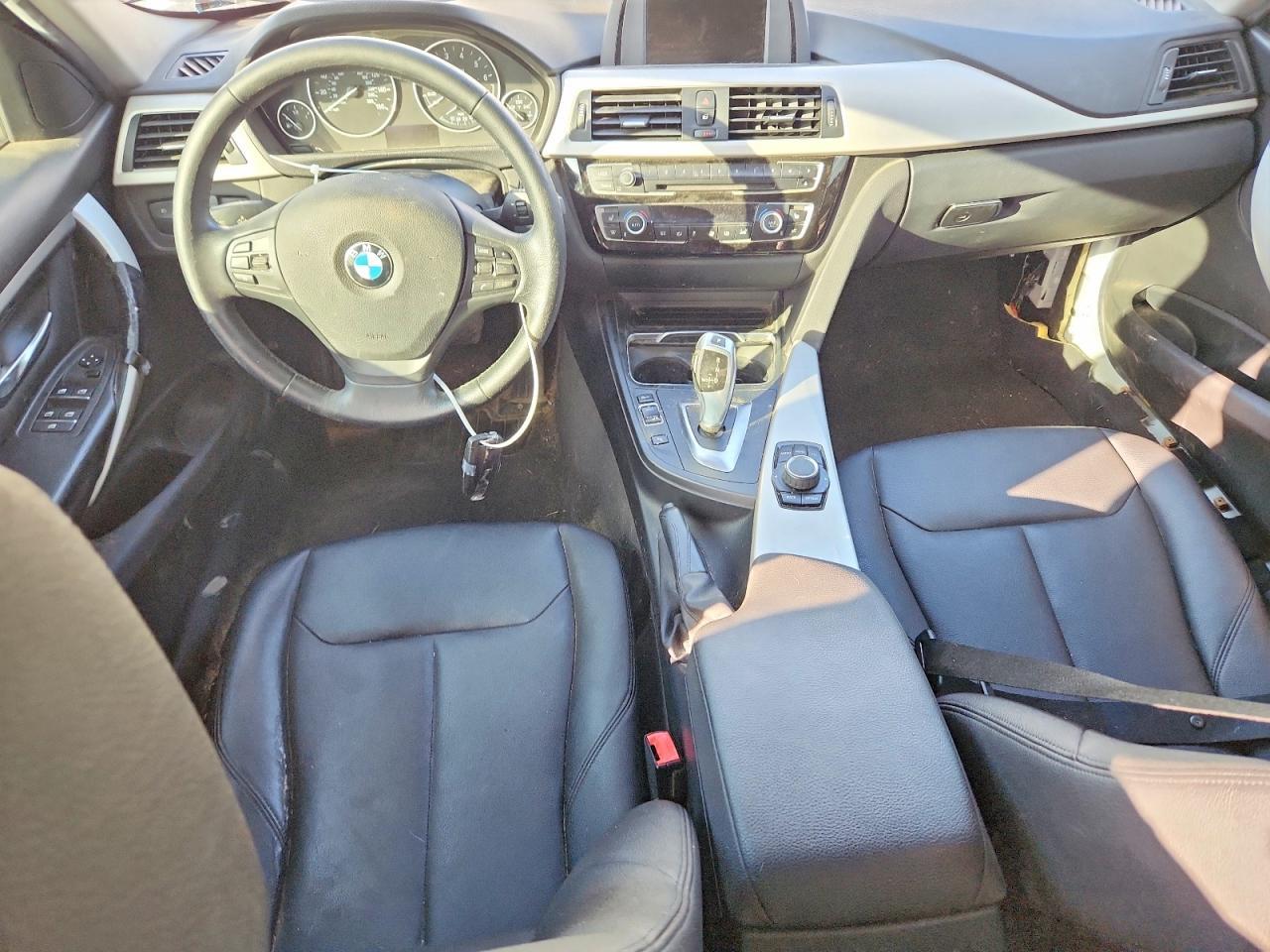 2016 BMW 320 I - zdjęcie 8