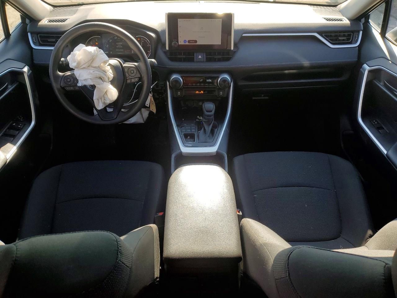 2025 Toyota Rav4 Le - zdjęcie 8