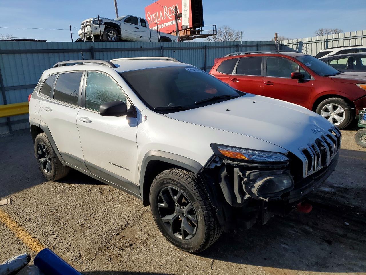 2017 Jeep Cherokee Trailhawk - zdjęcie 4