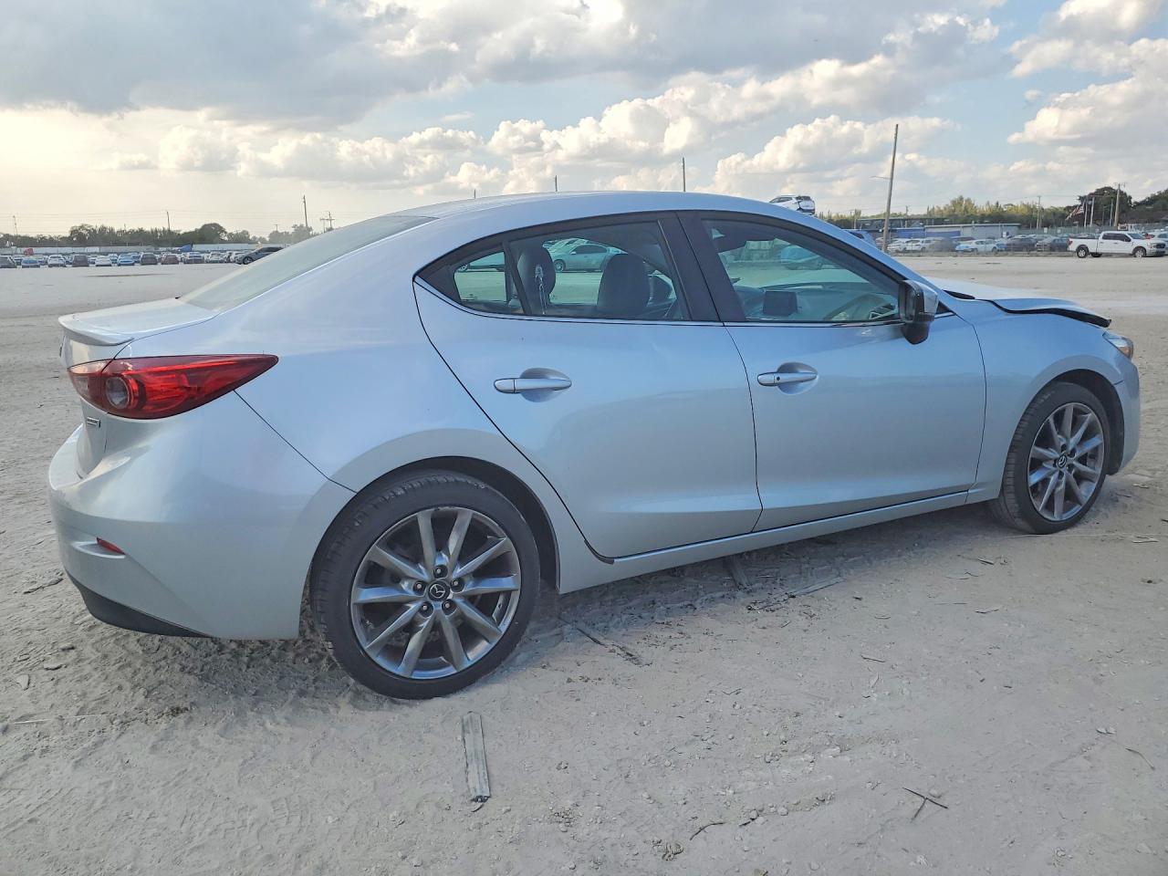 2018 Mazda 3 Touring - zdjęcie 3