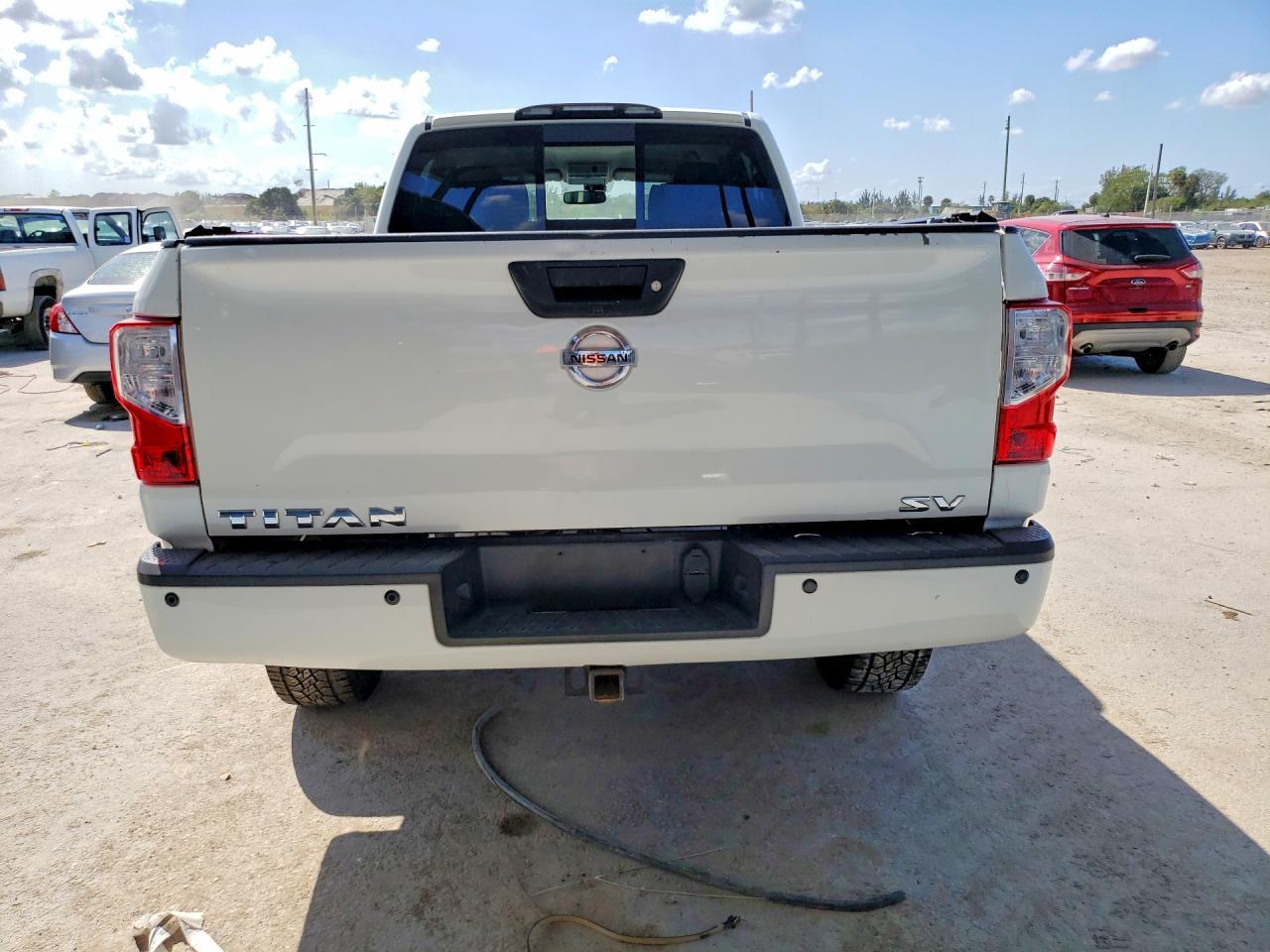 2017 Nissan Titan Xd Sl - zdjęcie 6