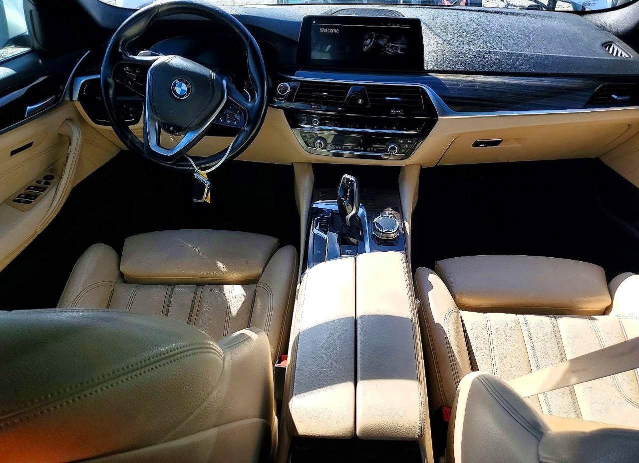 2020 BMW 530 I - zdjęcie 11