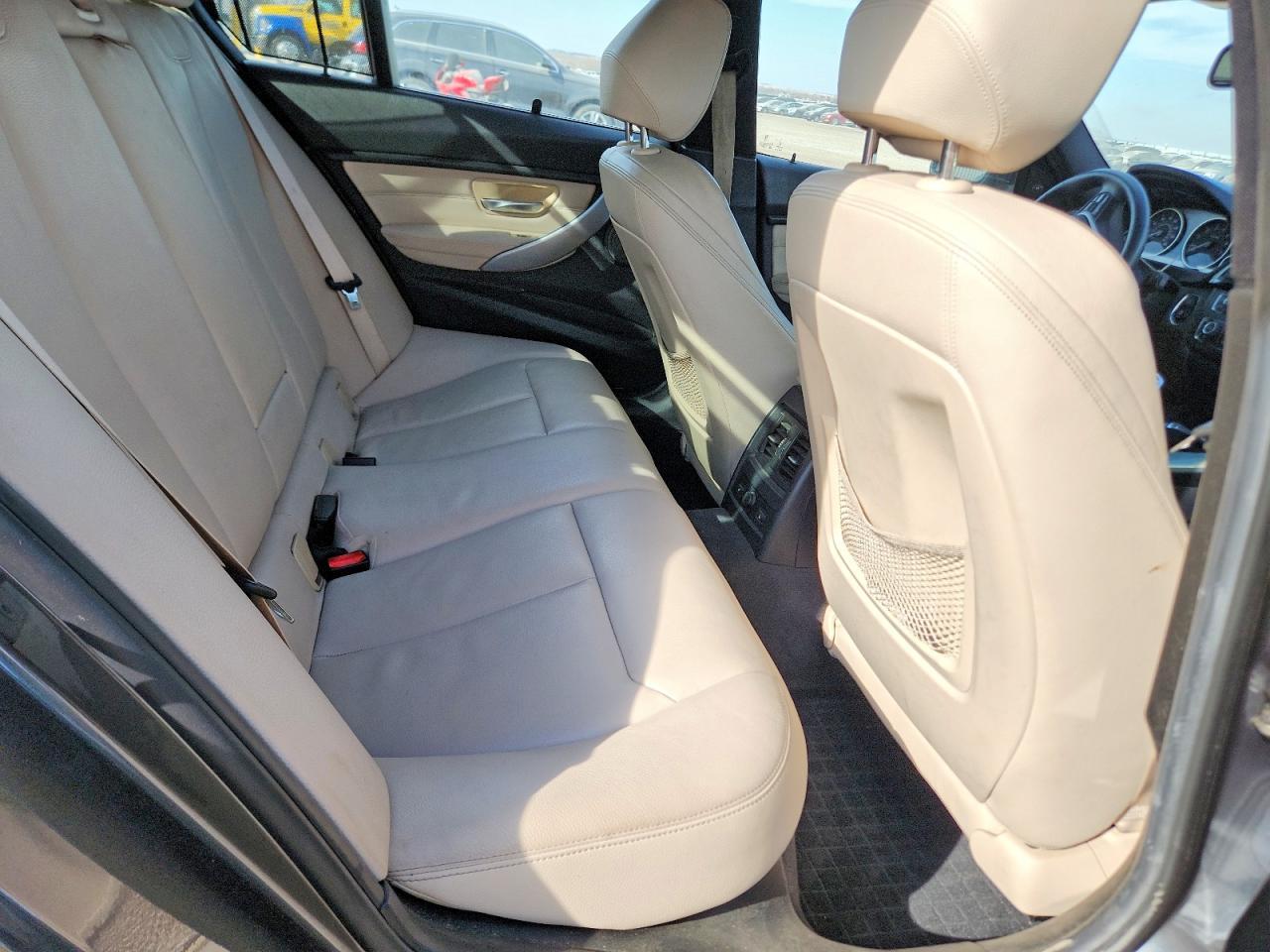 2015 BMW 335 Xi - zdjęcie 10