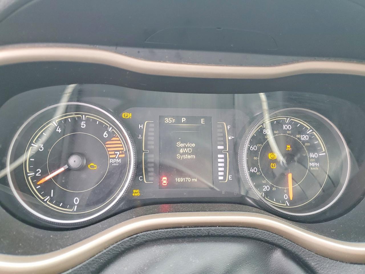 2017 Jeep Cherokee Latitude - zdjęcie 9