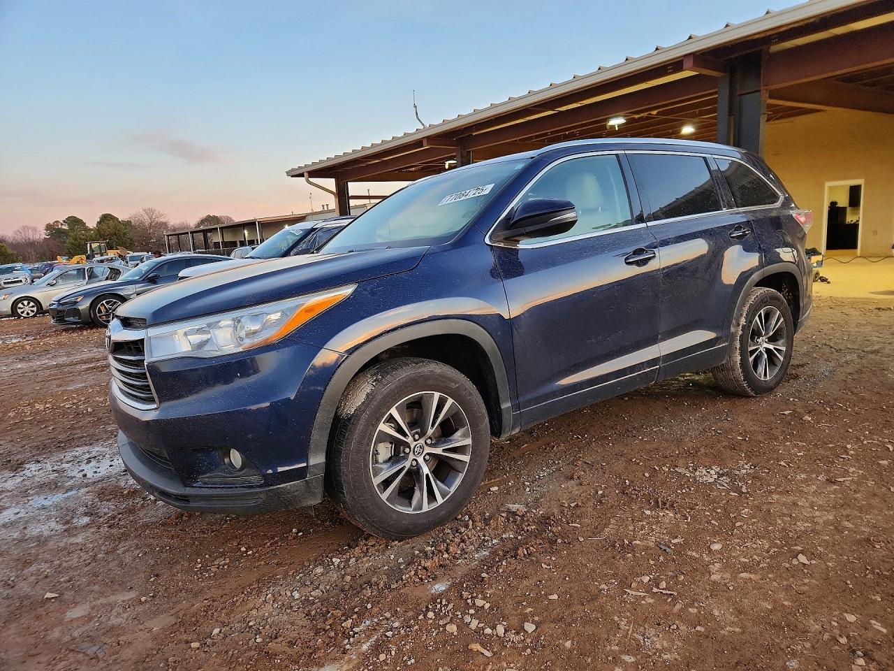 2016 Toyota Highlander Xle - zdjęcie główne