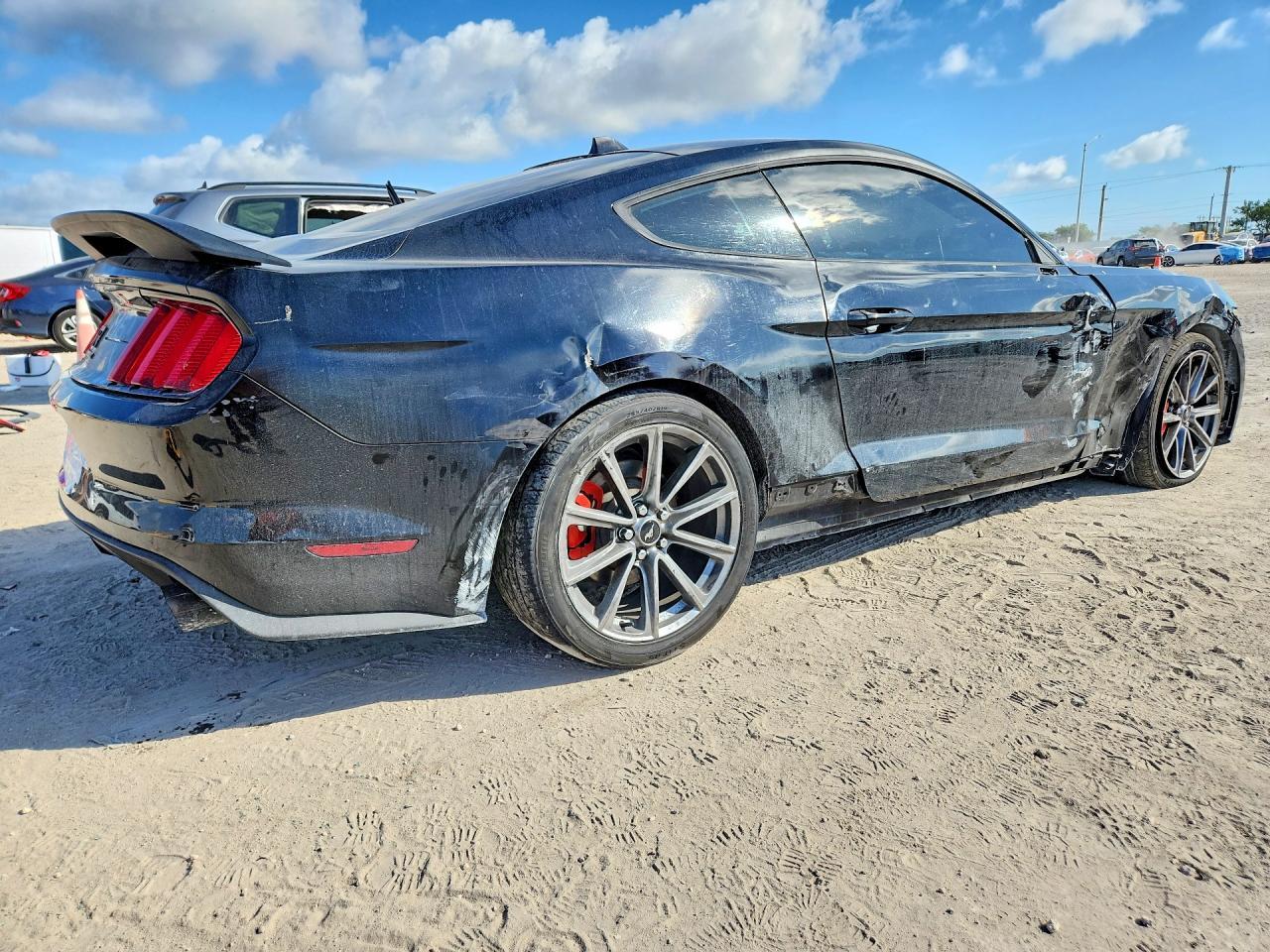 2015 Ford Mustang - zdjęcie 3