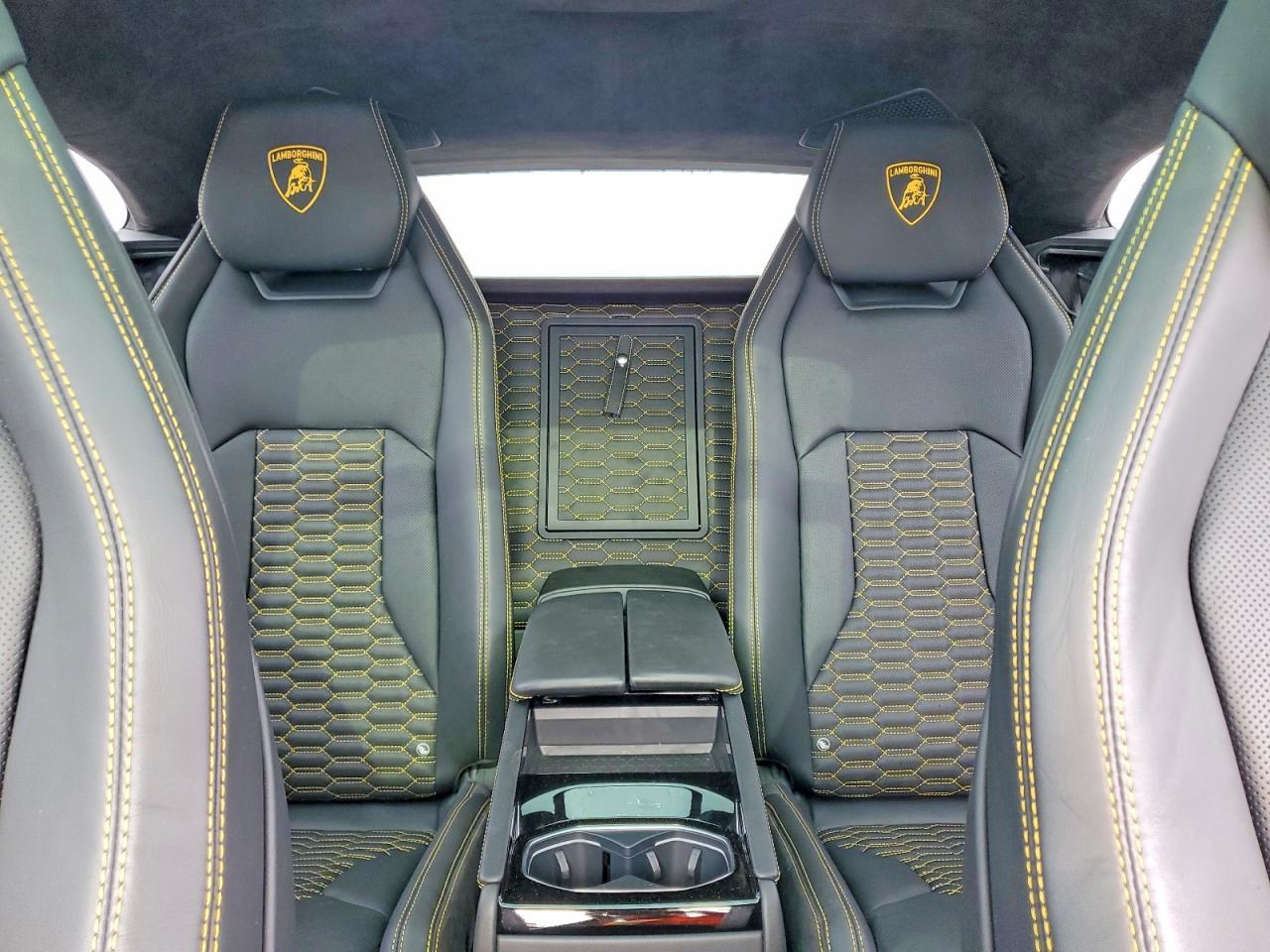 2021 Lamborghini Urus - zdjęcie 10