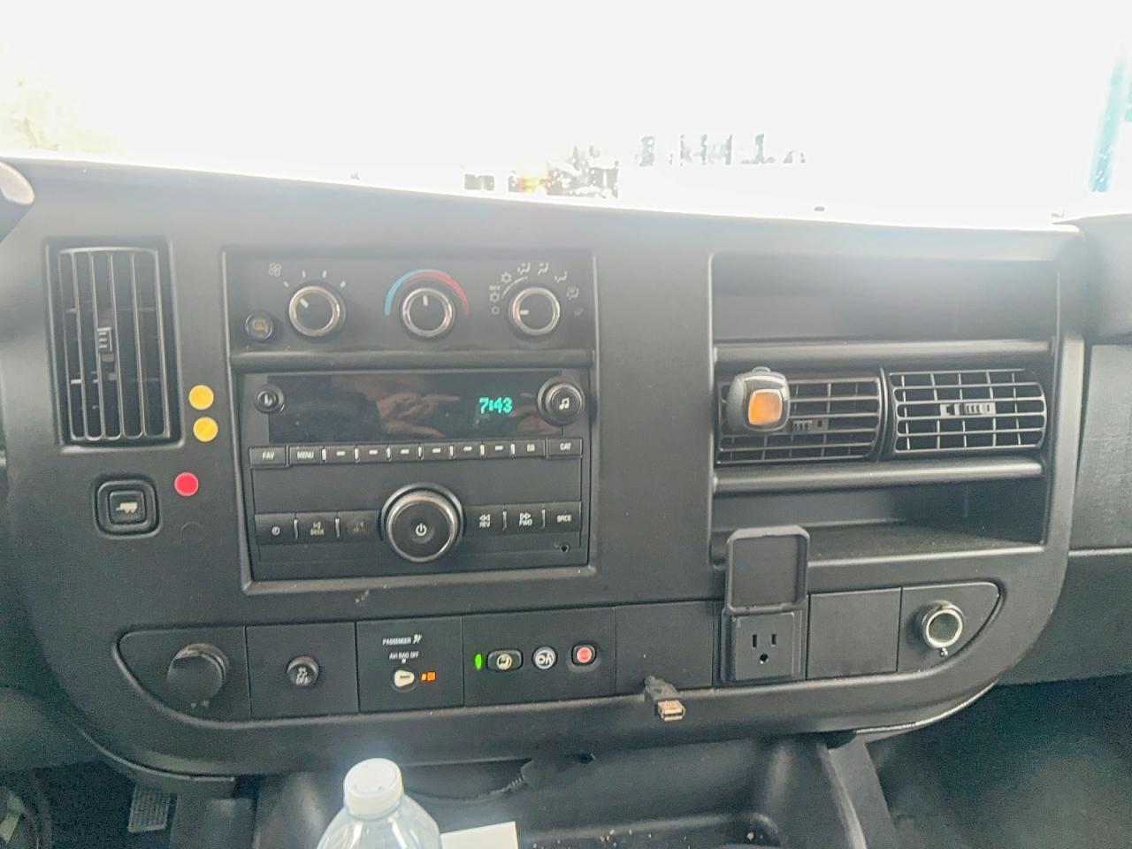 2019 Chevrolet Express G2500 - zdjęcie 9