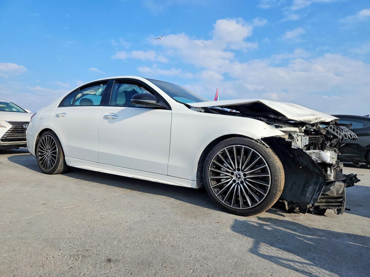 2022 Mercedes-Benz C 300 - zdjęcie 4