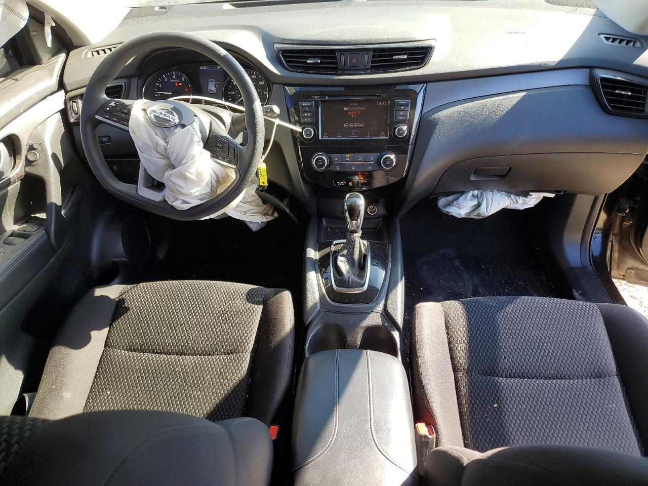 2020 Nissan Rogue Sport S - zdjęcie 8