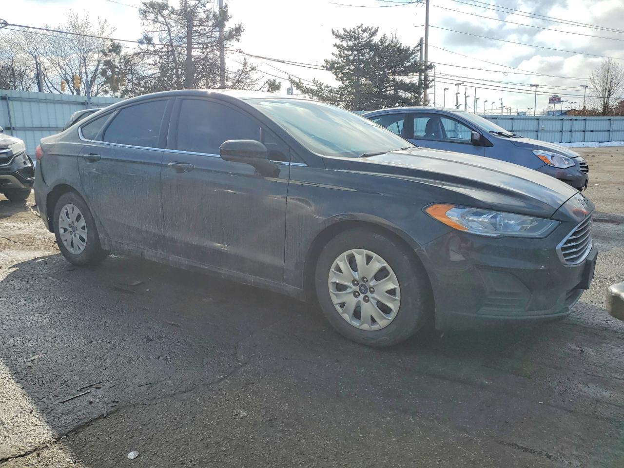 2019 Ford Fusion S - zdjęcie 4