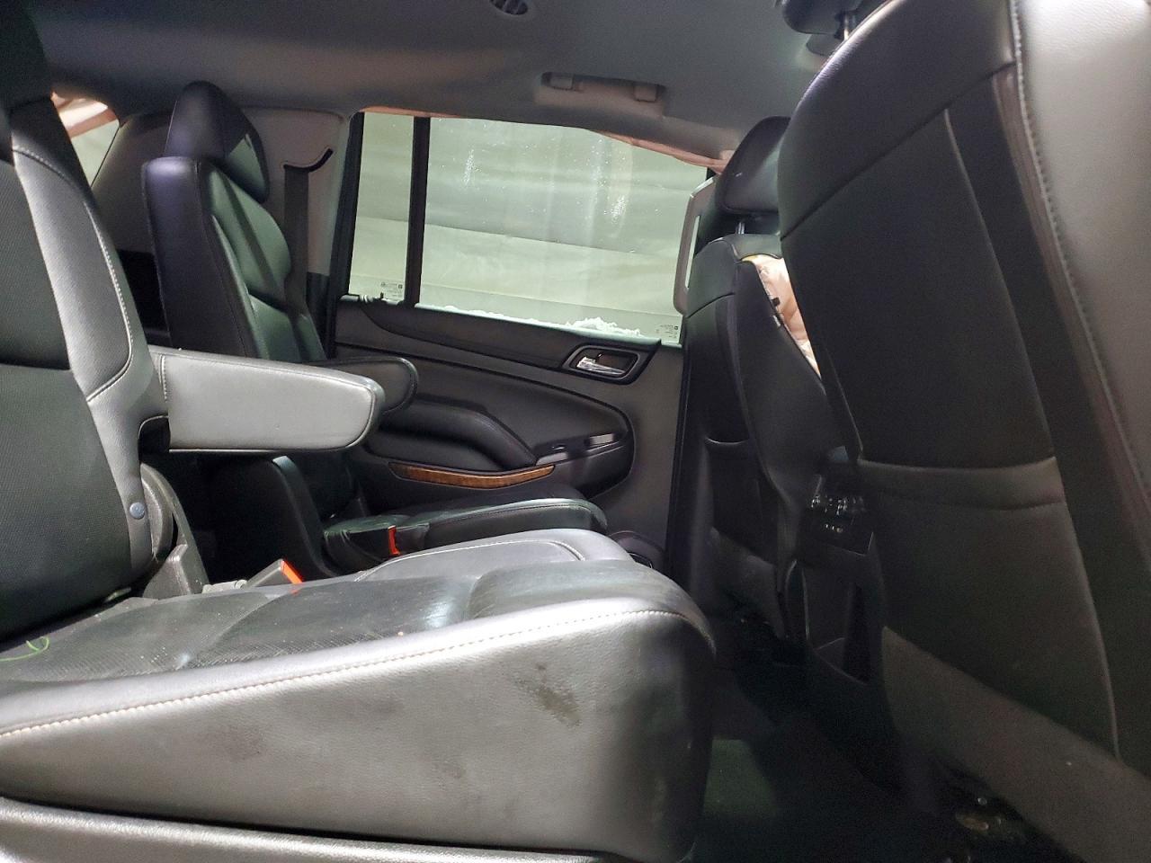 2018 Chevrolet Suburban K1500 Premier - zdjęcie 11
