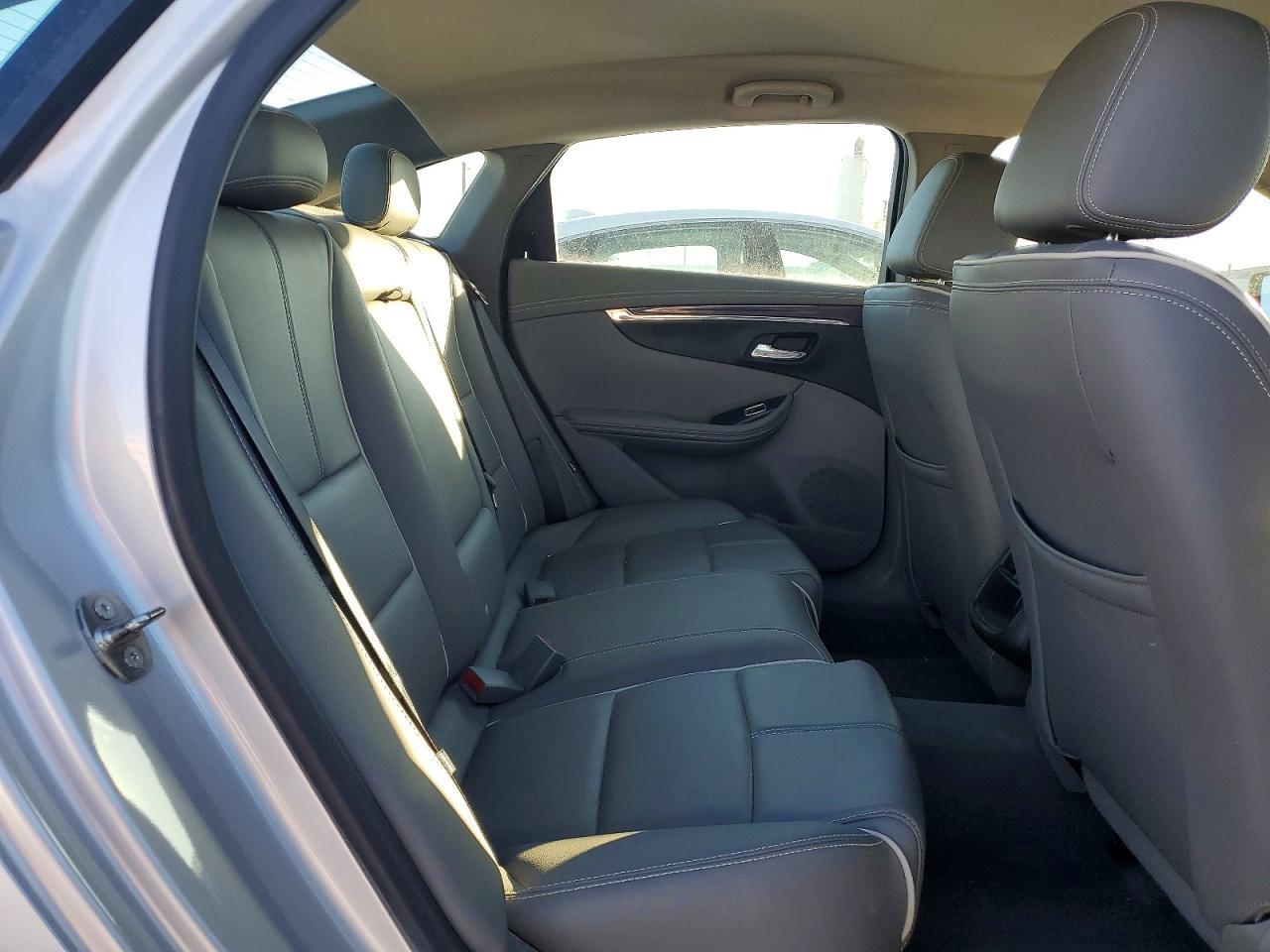 2017 Chevrolet Impala Premier - zdjęcie 10