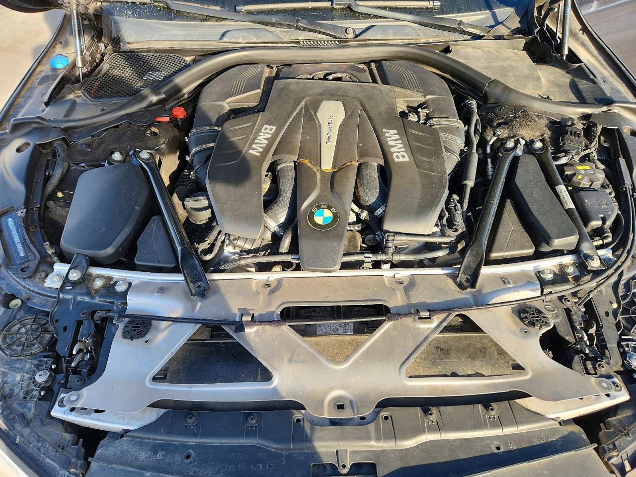 2016 BMW 750 I - zdjęcie 11