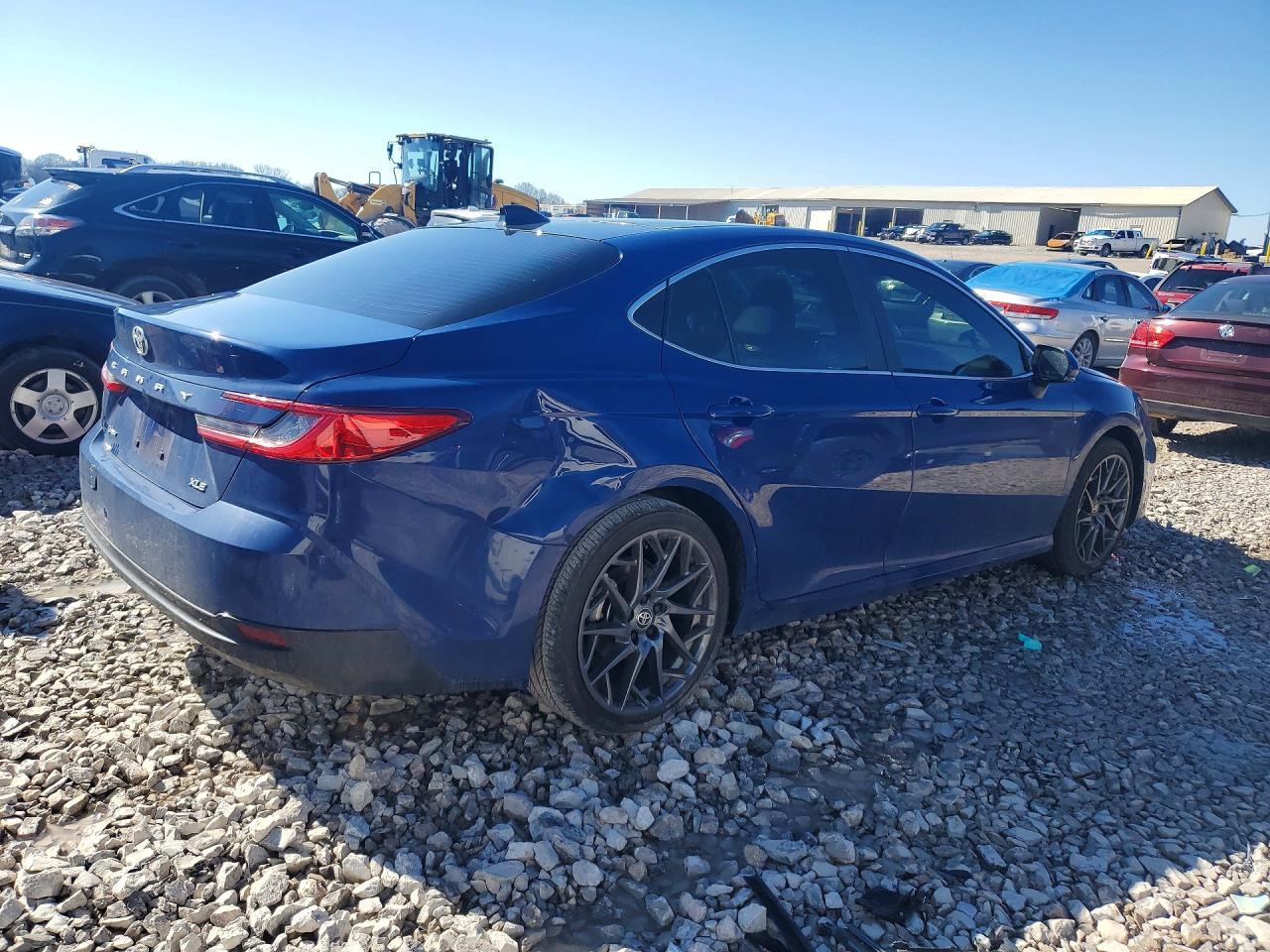 2025 Toyota Camry Xse - zdjęcie 3