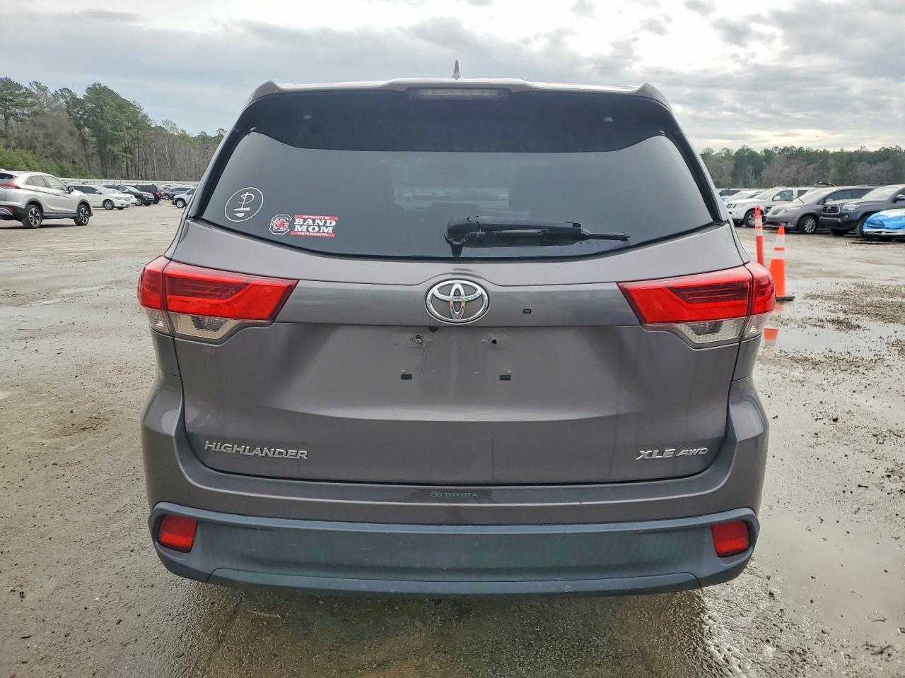 2017 Toyota Highlander Xle - zdjęcie 6