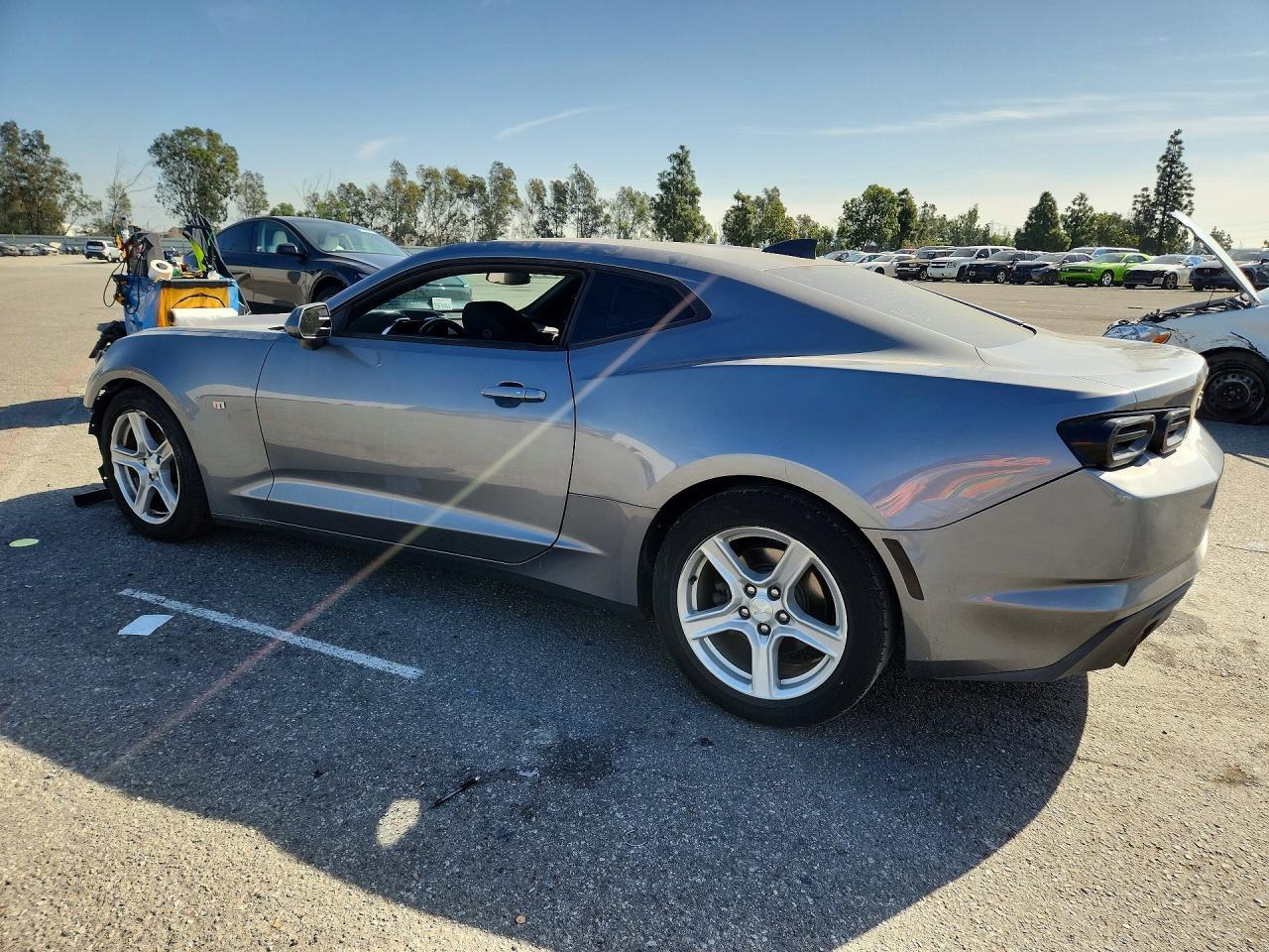 2019 Chevrolet Camaro Ls - zdjęcie 2