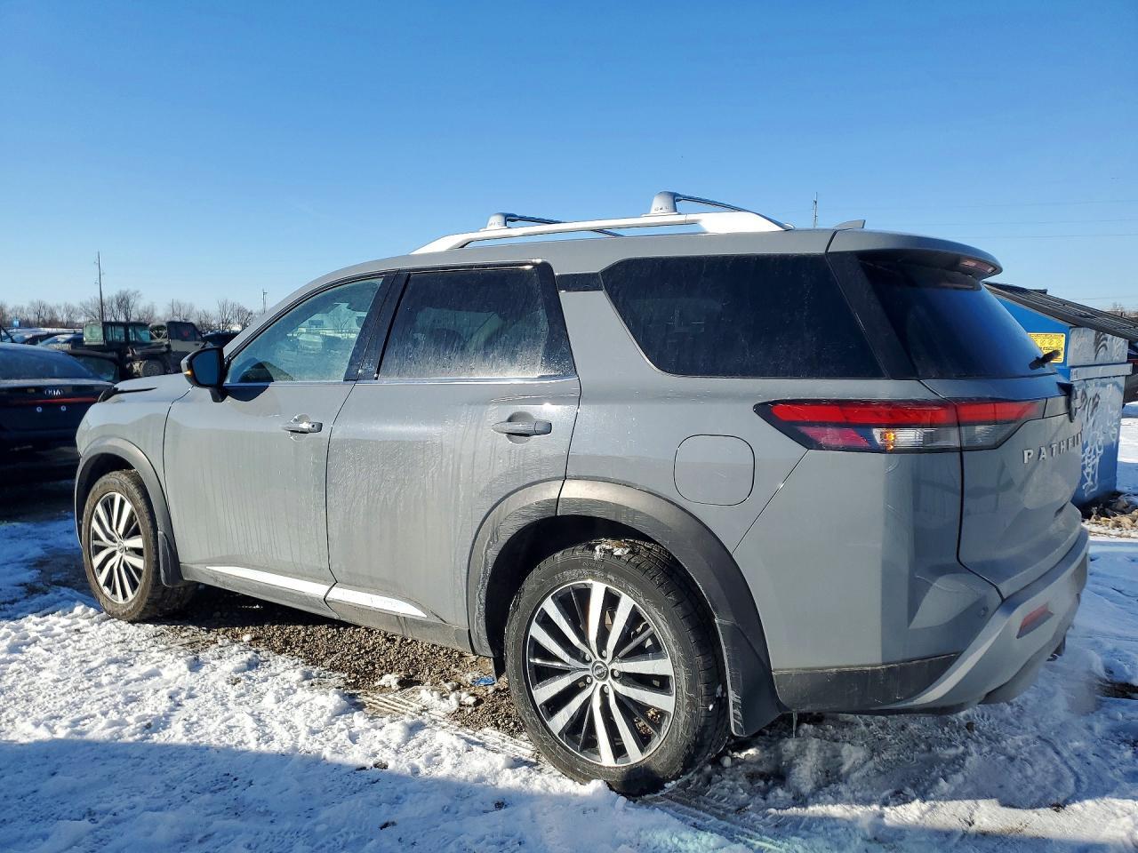 2024 Nissan Pathfinder Platinum - zdjęcie 2