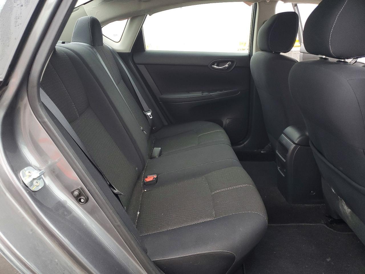2016 Nissan Sentra S - zdjęcie 10