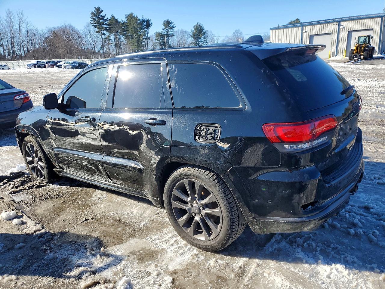 2019 Jeep Grand Cherokee Overland - zdjęcie 2