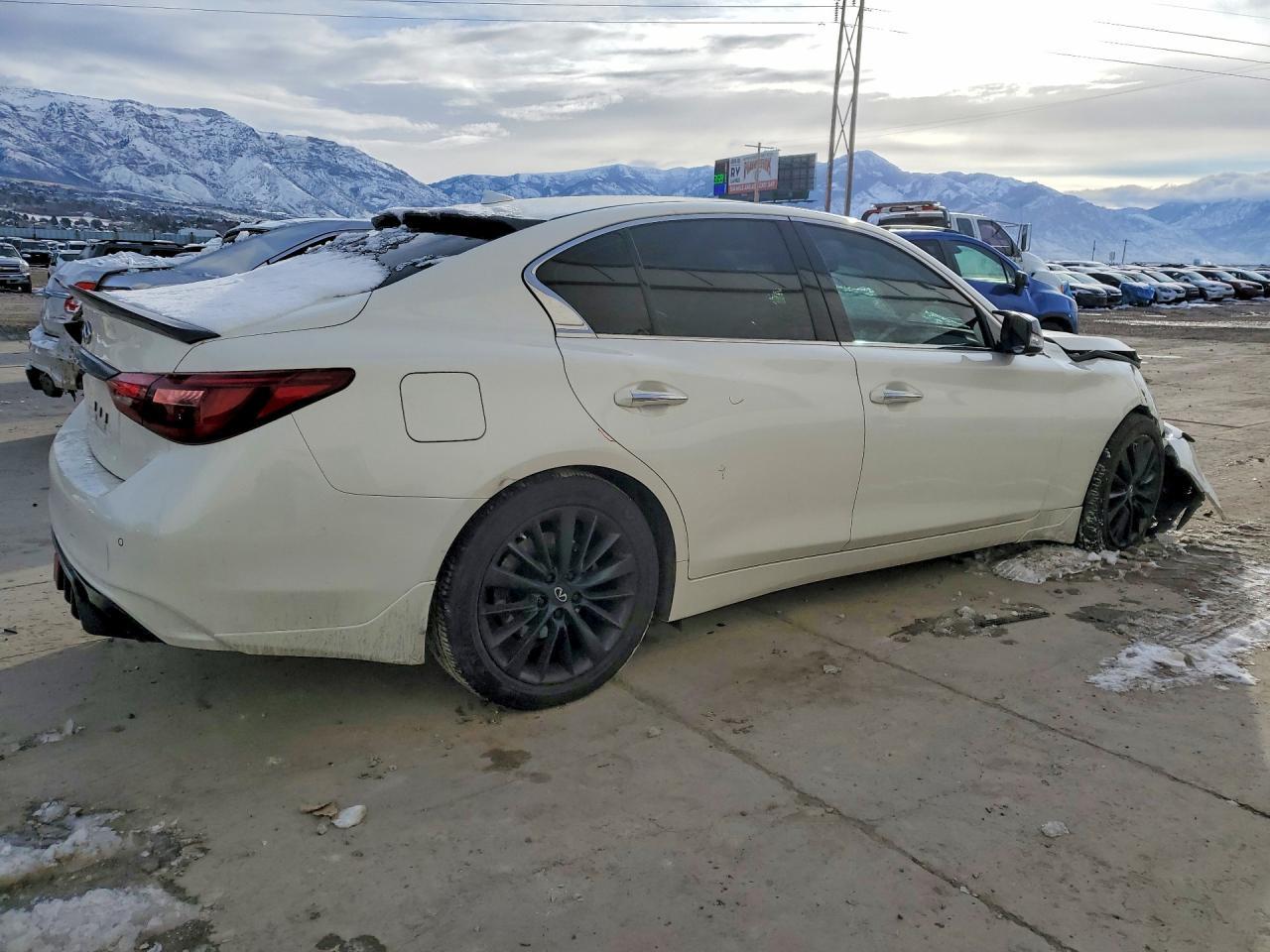 2021 Infiniti Q50 Luxe - zdjęcie 3