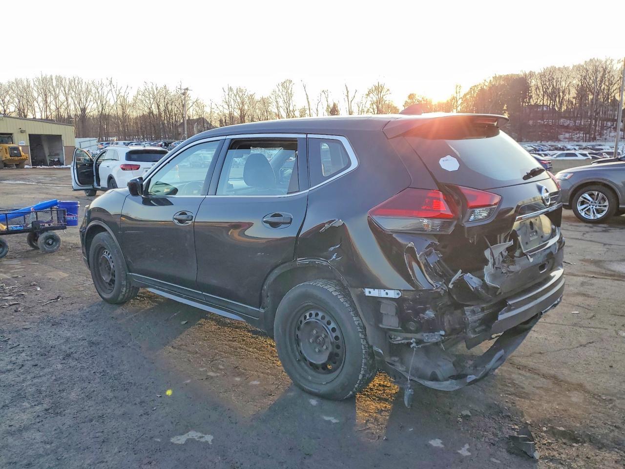 2019 Nissan Rogue S - zdjęcie 2