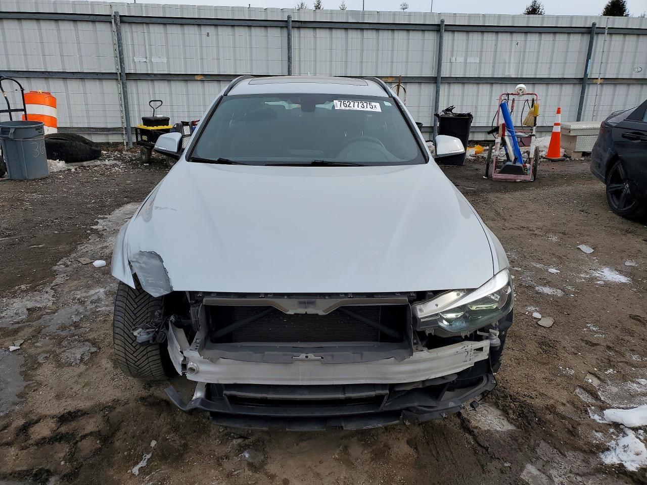 2017 BMW 330 Xi - zdjęcie 5