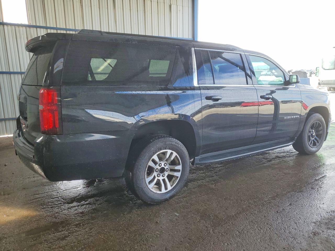 2020 Chevrolet Suburban K1500 Ls - zdjęcie 3