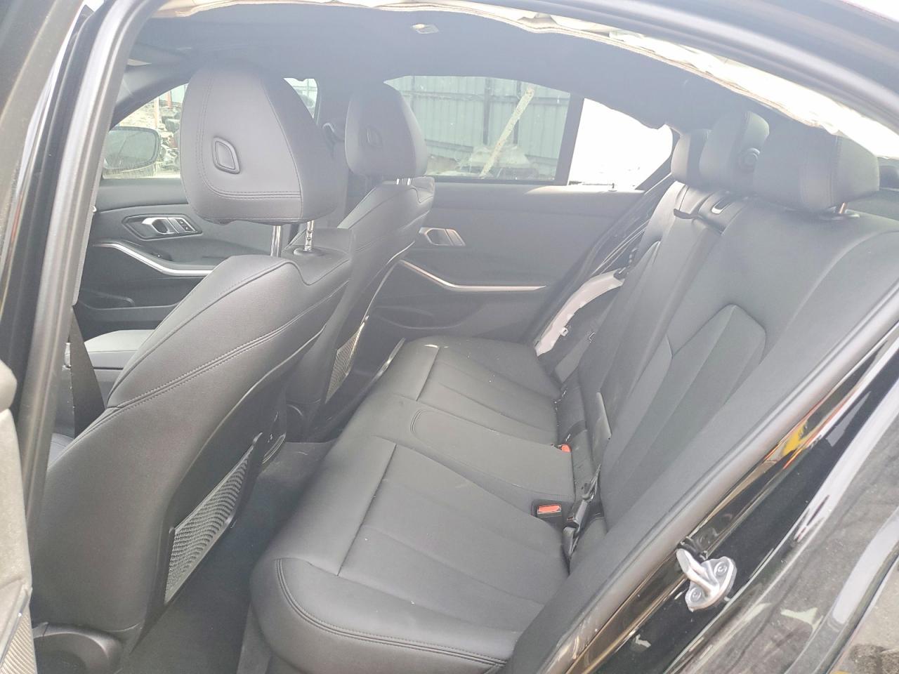 2021 BMW 330Xi - zdjęcie 10