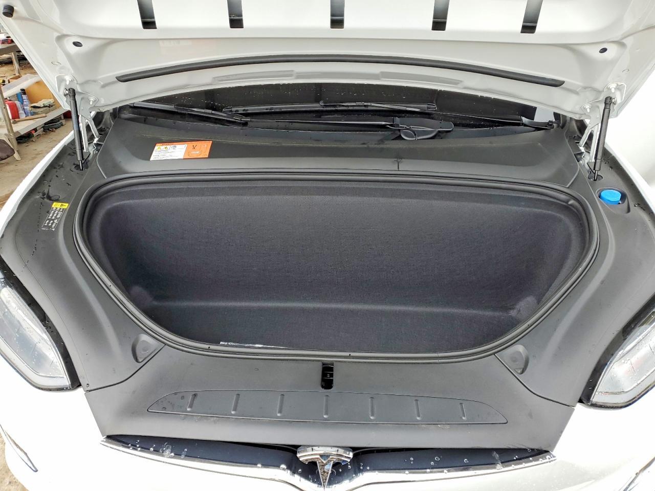 2017 Tesla Model X - zdjęcie 11