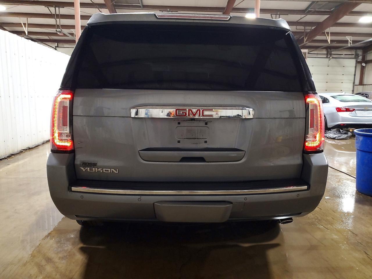 2018 GMC Yukon Denali - zdjęcie 6