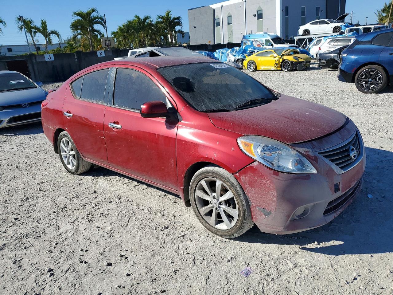 2014 Nissan Versa S - zdjęcie 4