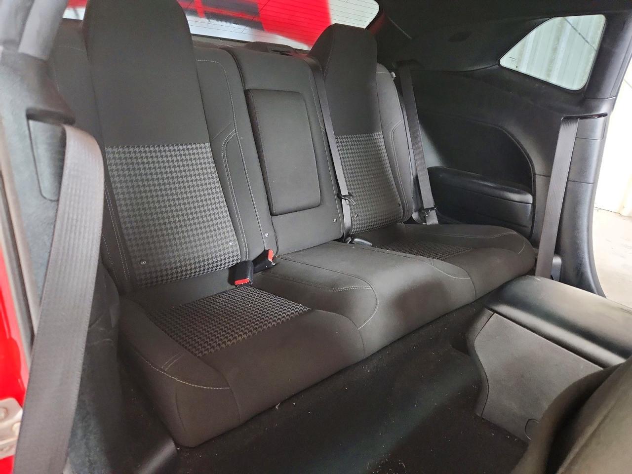 2022 Dodge Challenger Sxt - zdjęcie 10