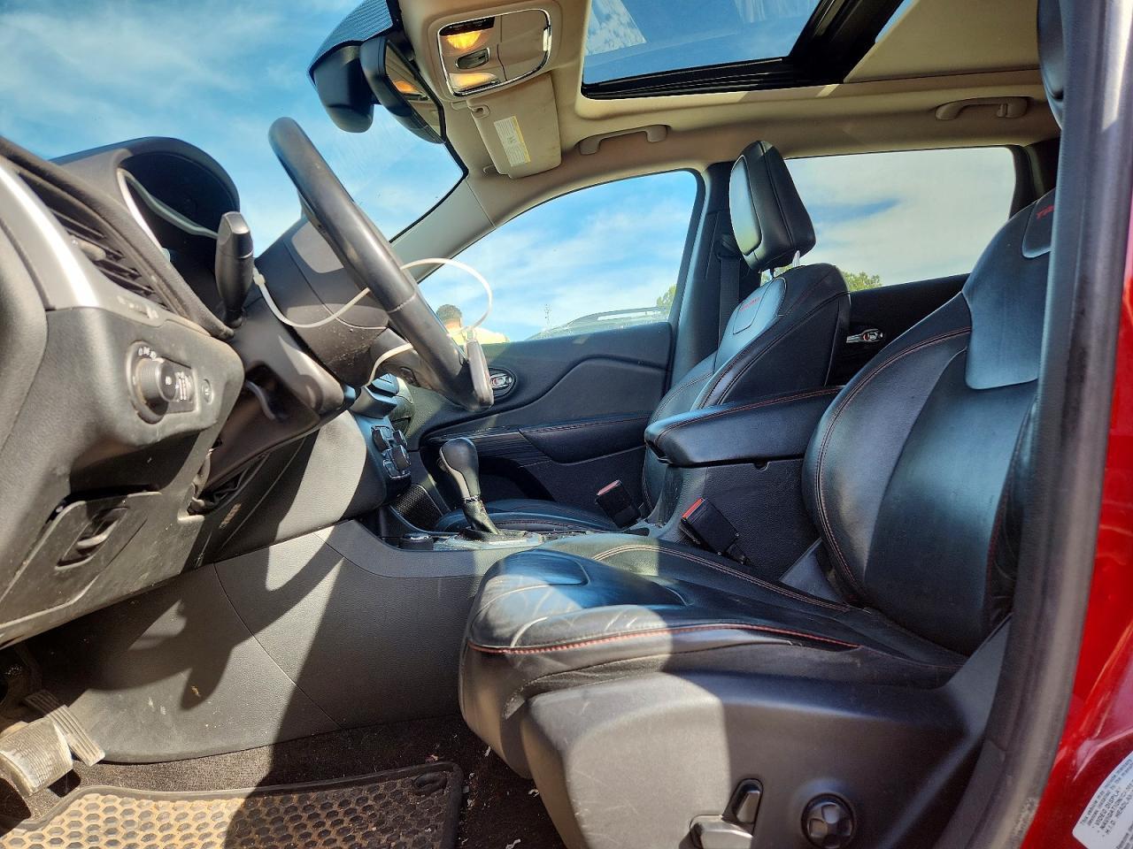 2015 Jeep Cherokee Trailhawk - zdjęcie 7