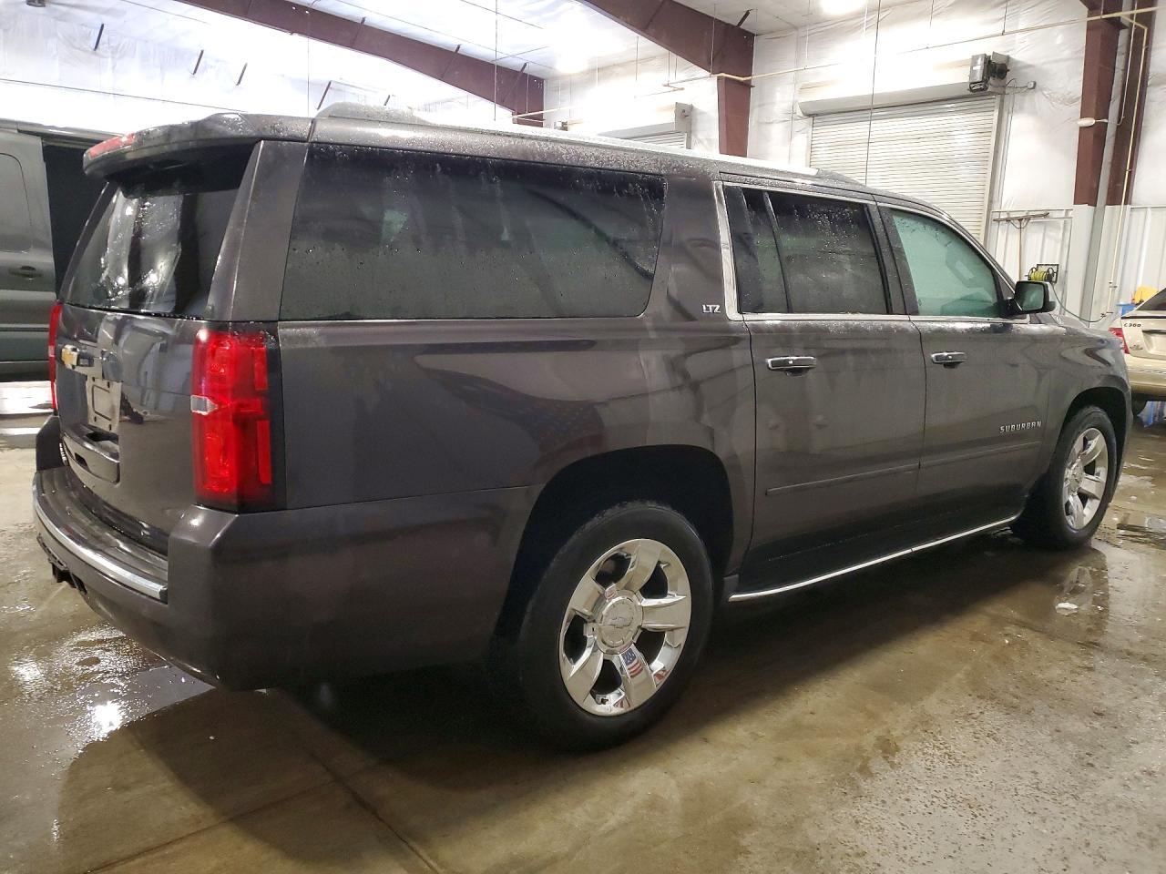 2015 Chevrolet Suburban K1500 Ltz - zdjęcie 3