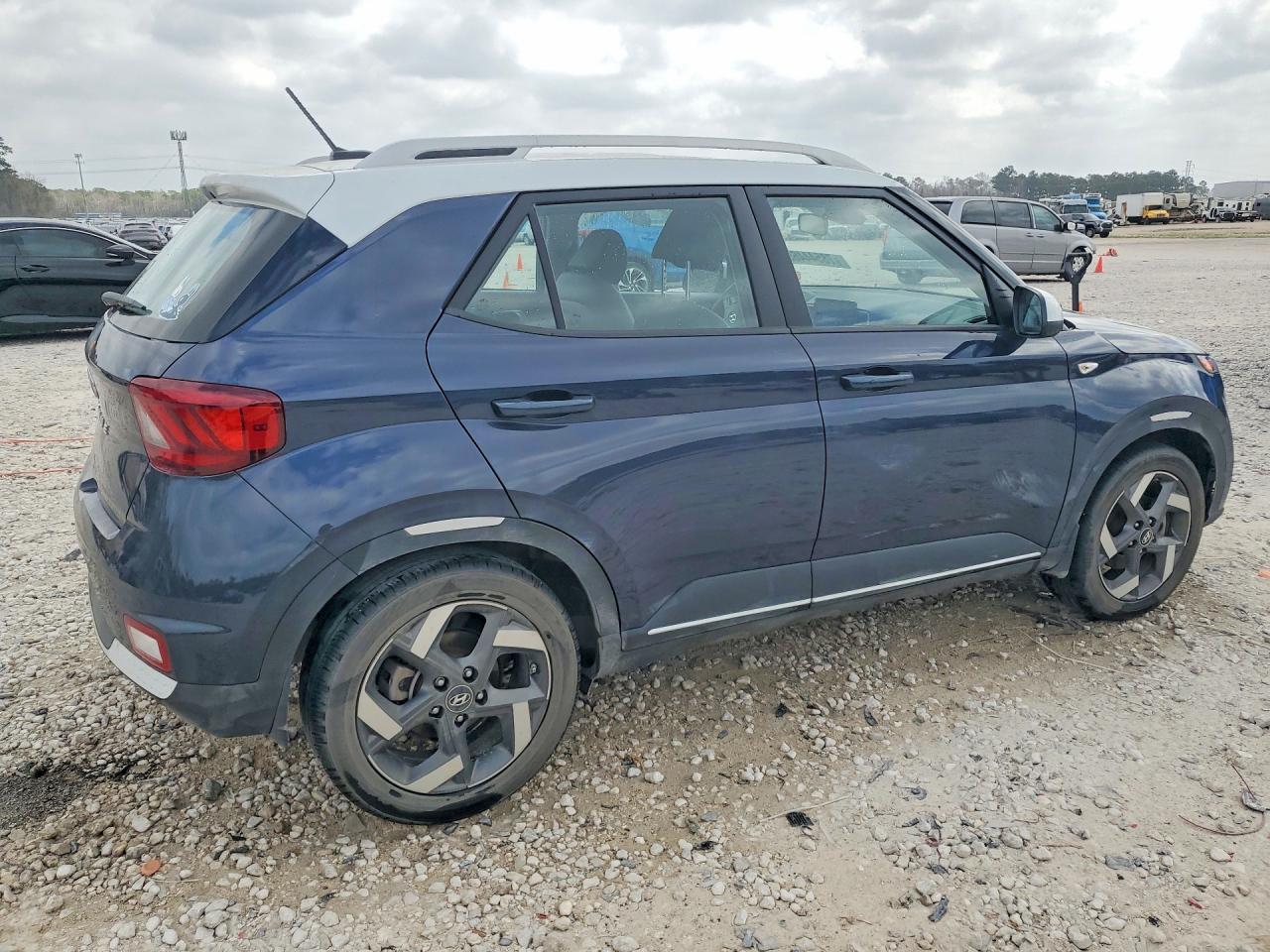 2023 Hyundai Venue Limited - zdjęcie 3