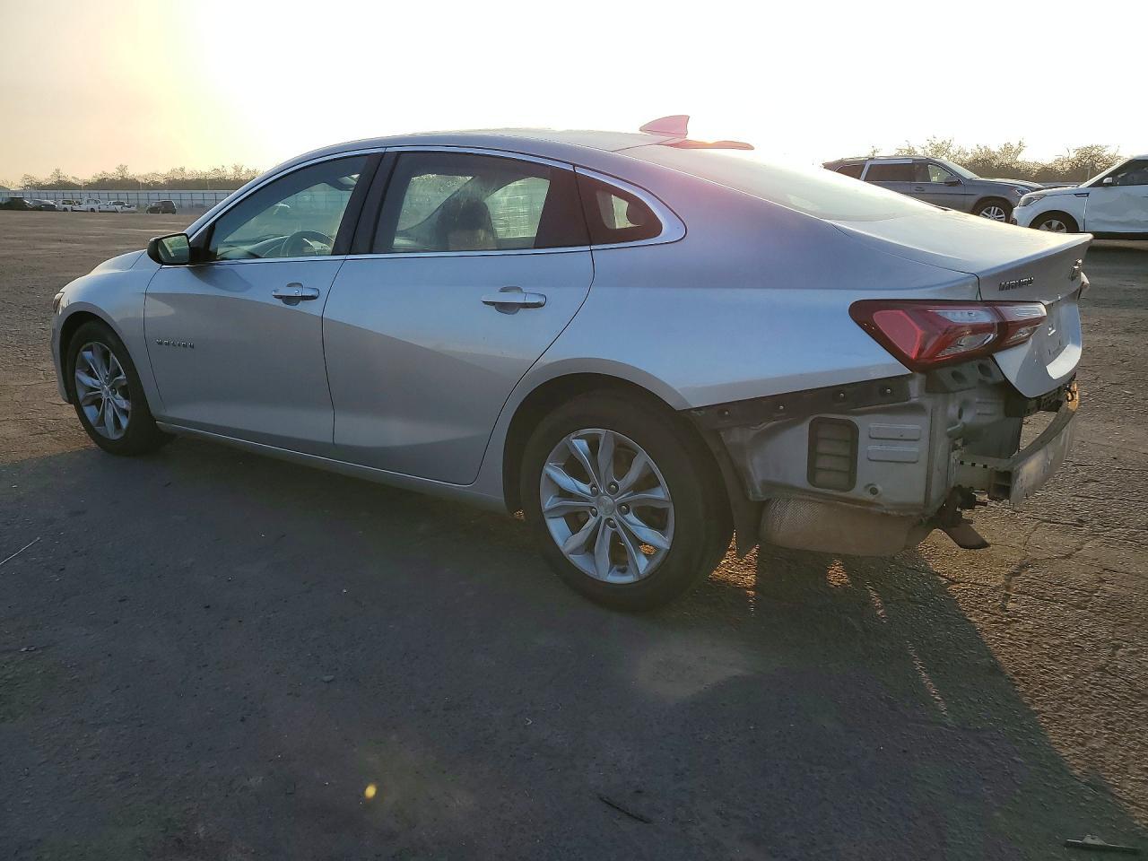 2019 Chevrolet Malibu Lt - zdjęcie 2