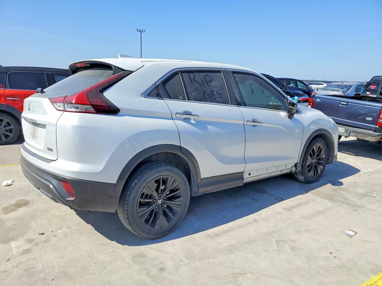 2022 Mitsubishi Eclipse Cross Le - zdjęcie 3