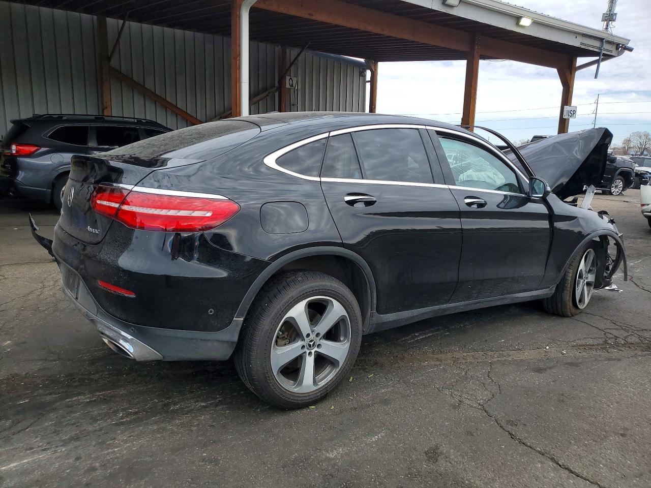 2019 Mercedes-Benz Glc Coupe 300 4Matic - zdjęcie 3