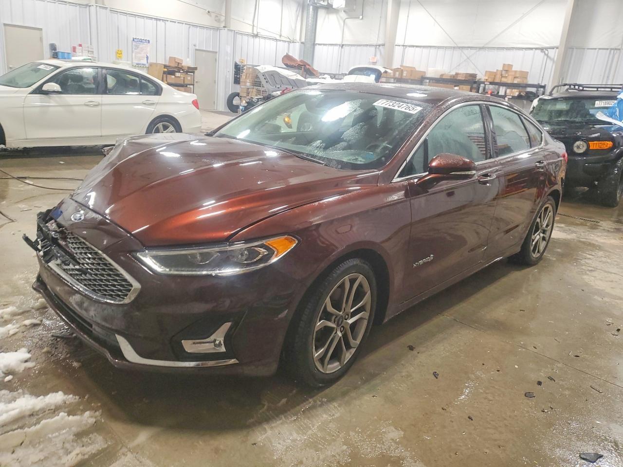 2019 Ford Fusion Titanium - zdjęcie główne