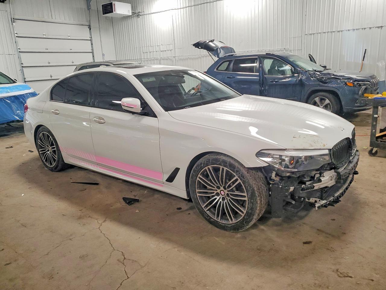 2019 BMW 530 I - zdjęcie 4