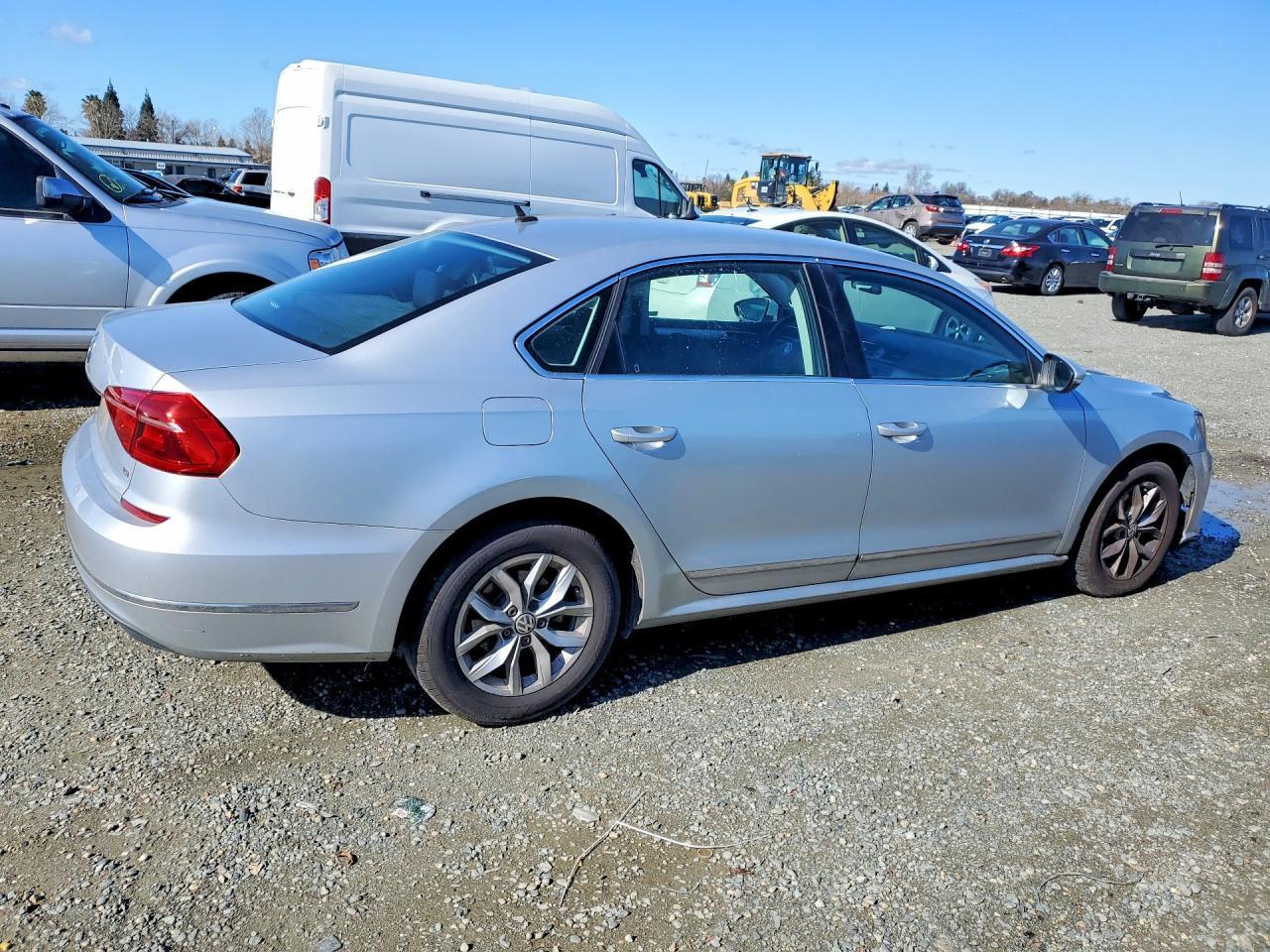 2016 Volkswagen Passat S - zdjęcie 3