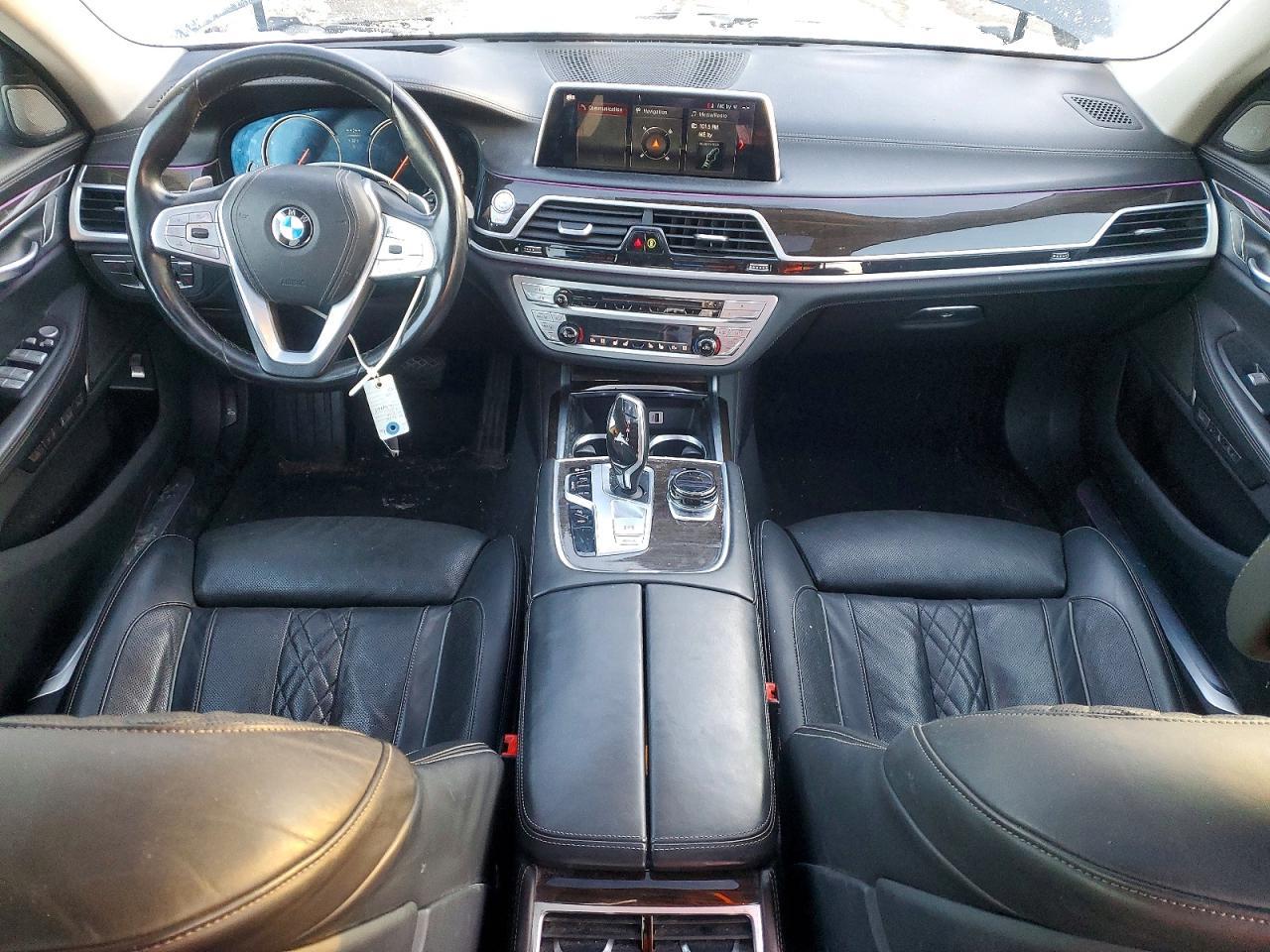 2018 BMW 750 Xi - zdjęcie 8