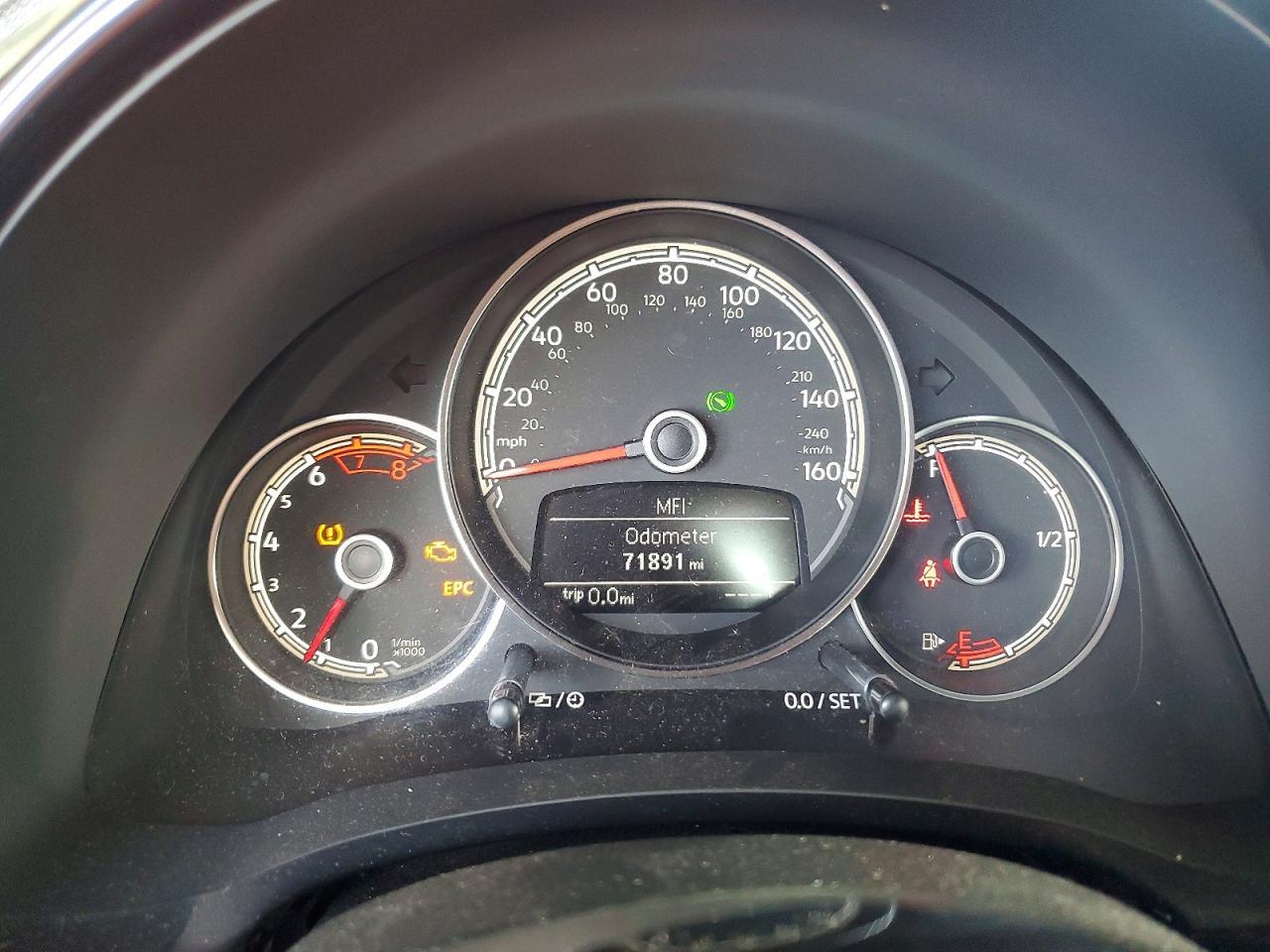 2019 Volkswagen Beetle S - zdjęcie 9