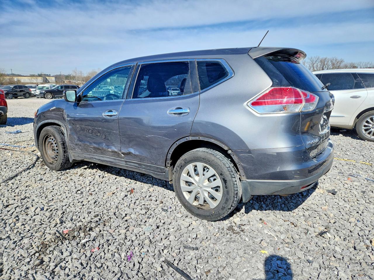 2015 Nissan Rogue S - zdjęcie 2