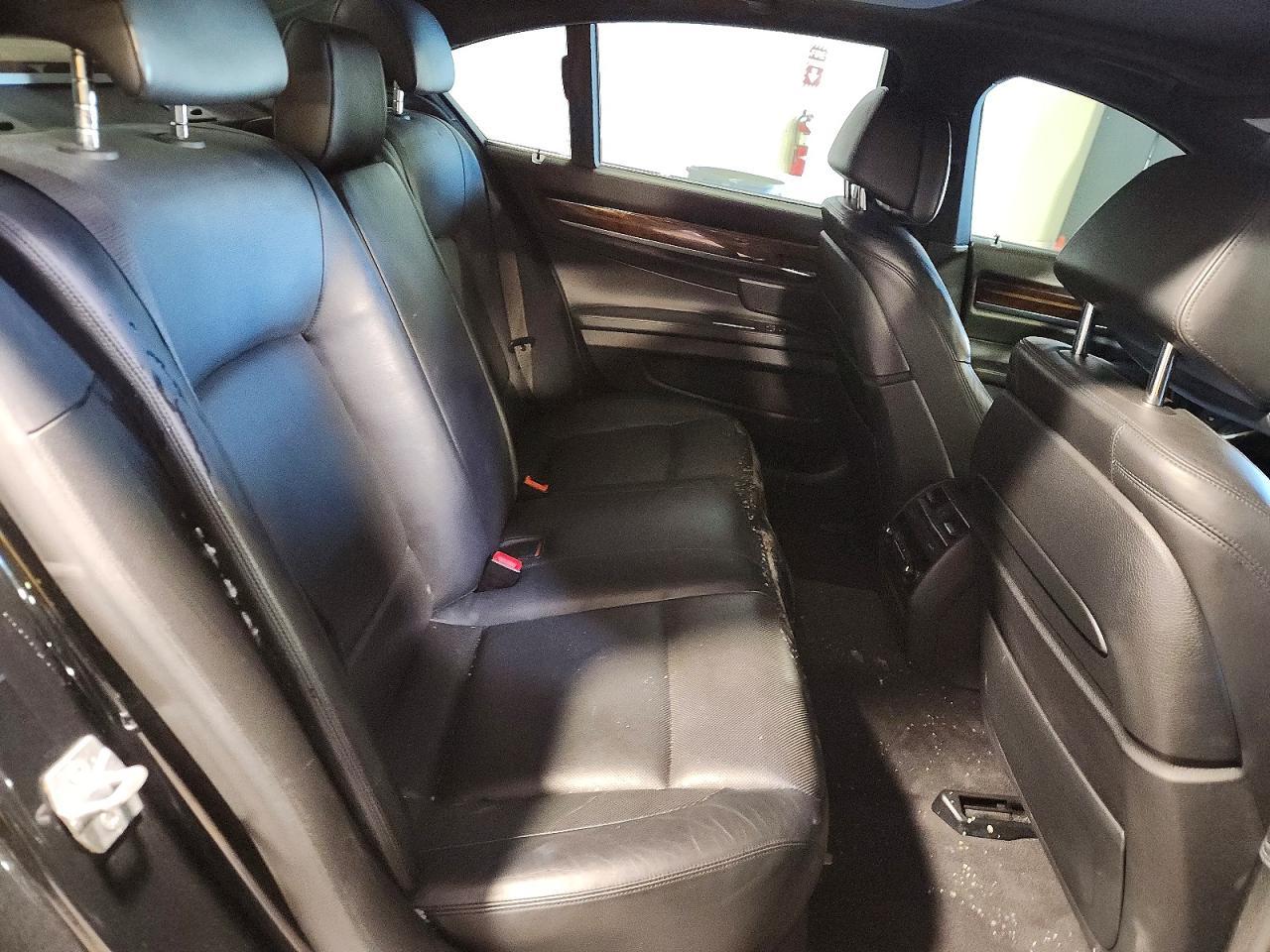 2013 BMW 750 I - zdjęcie 10