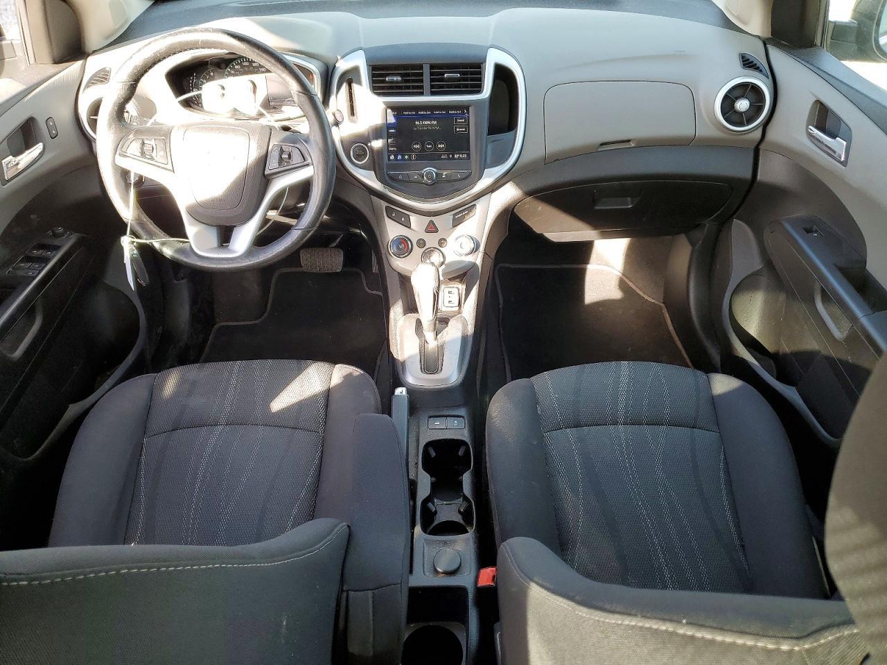 2020 Chevrolet Sonic Lt - zdjęcie 8